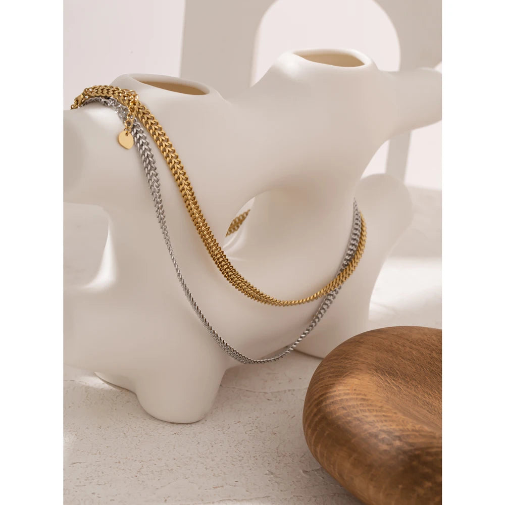 Amaya necklace side view showing delicate chain