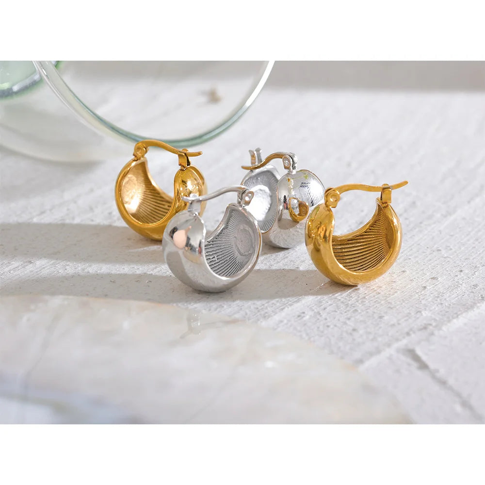 Azelia earrings side view showing drop silhouette
