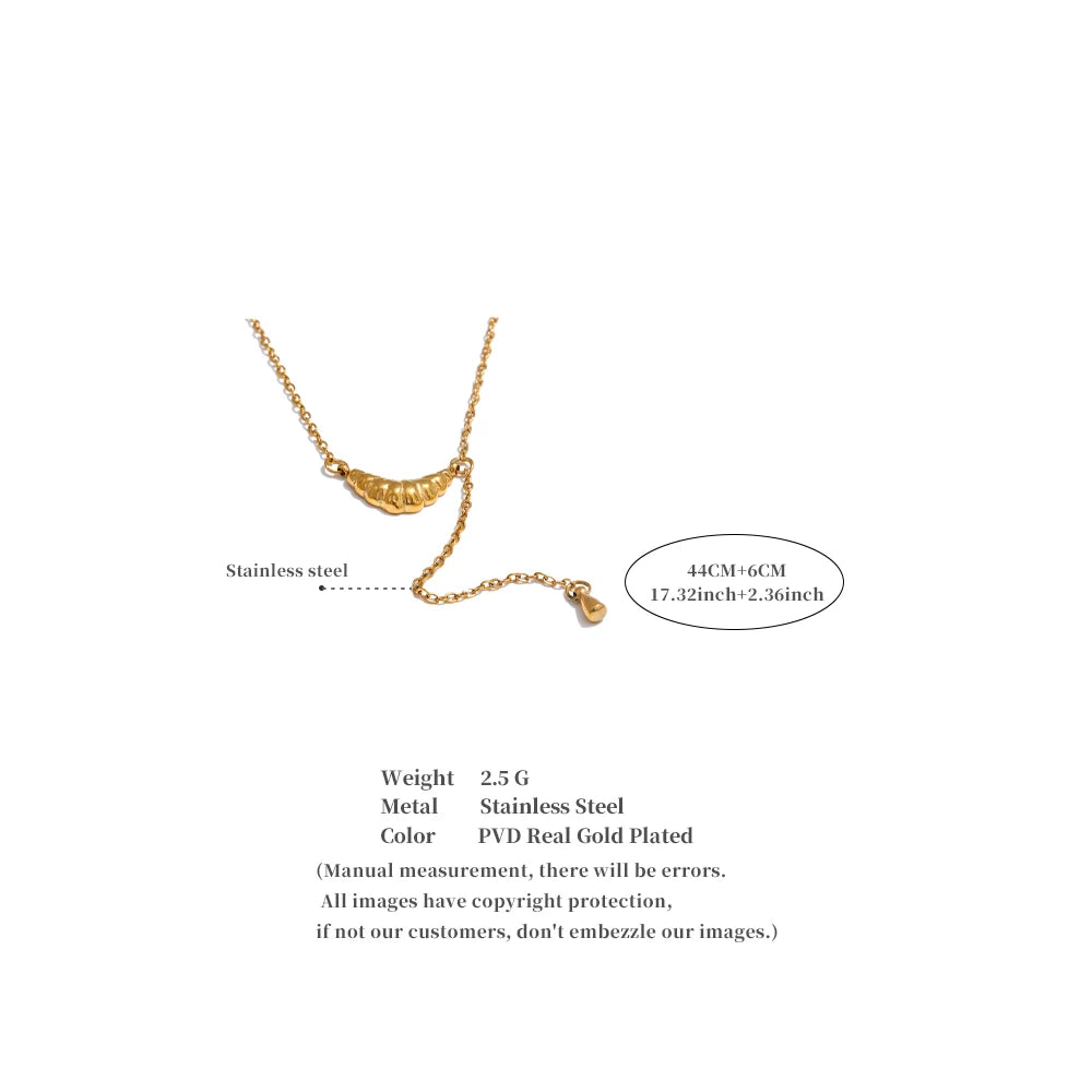 Croisette necklace displayed on a neutral background