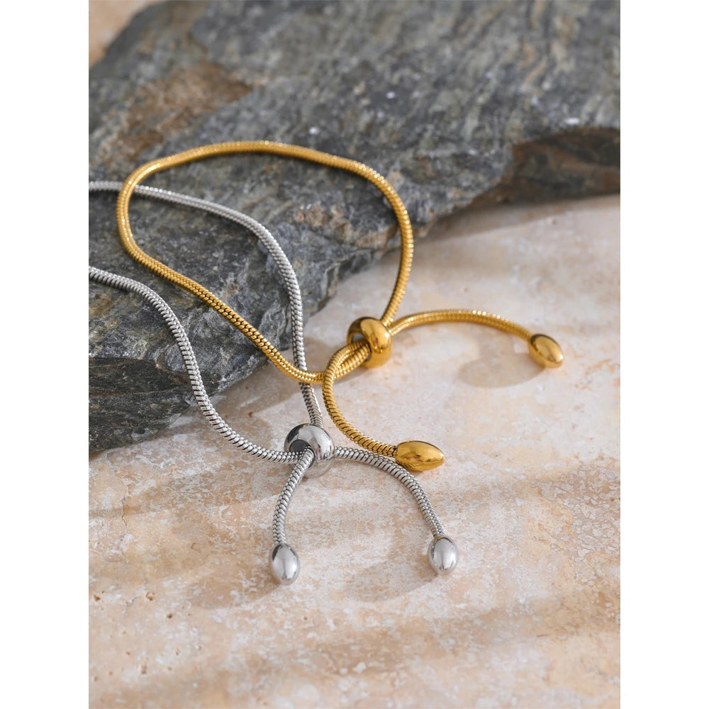 Ziba bracelet side view showing smooth chain silhouette