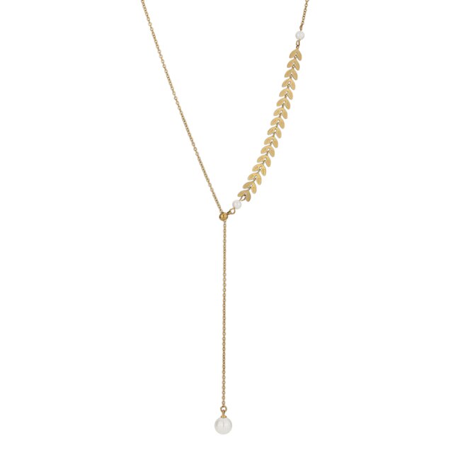 Tanir necklace styled as refined everyday jewelry