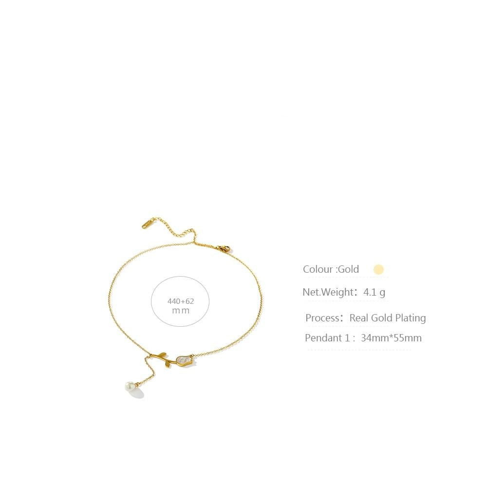 Dariab necklace displayed on a neutral background