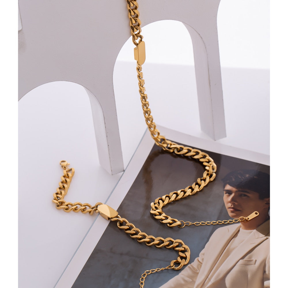 Torshab necklace detail view showing oval pendant