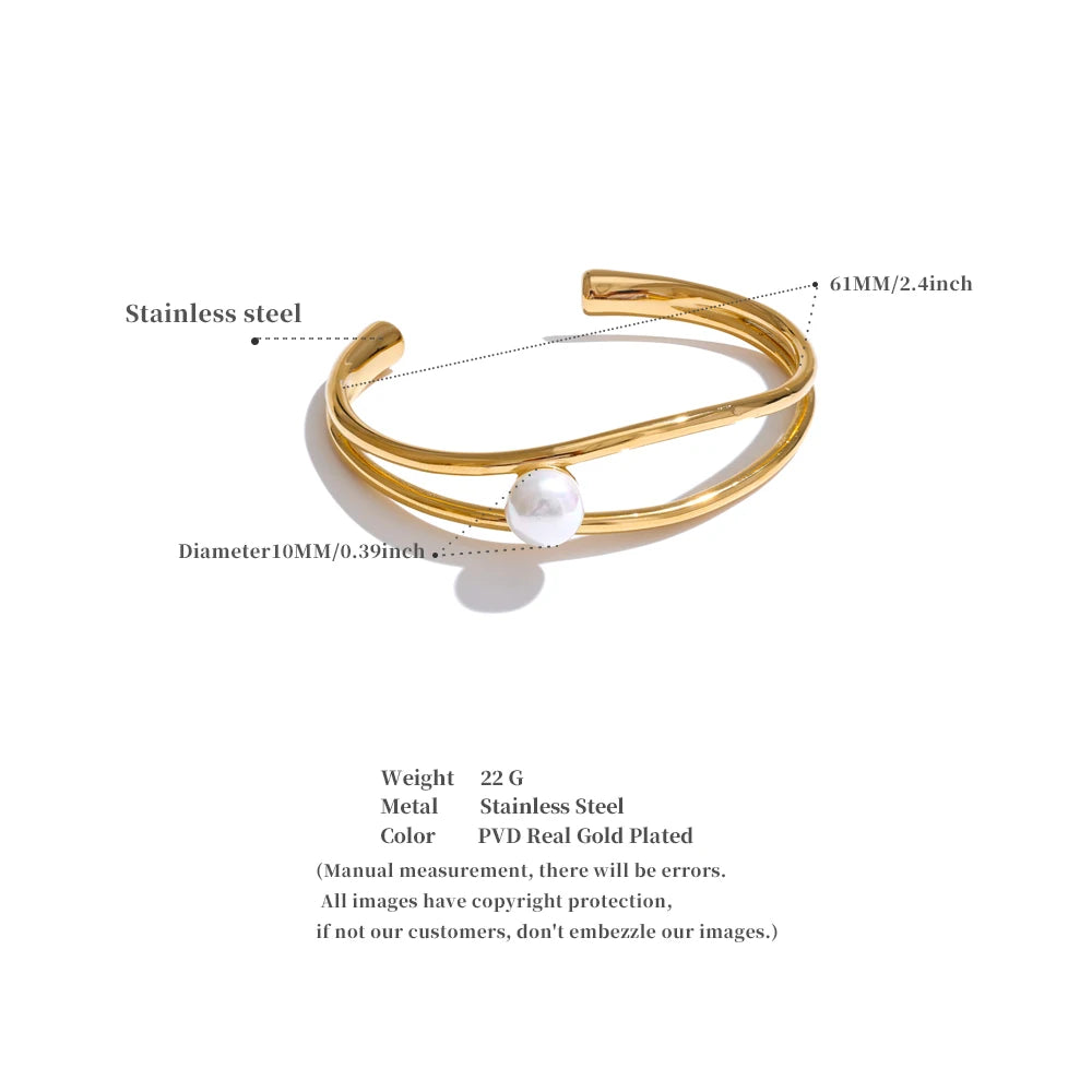 Ilda bracelet displayed on a neutral background
