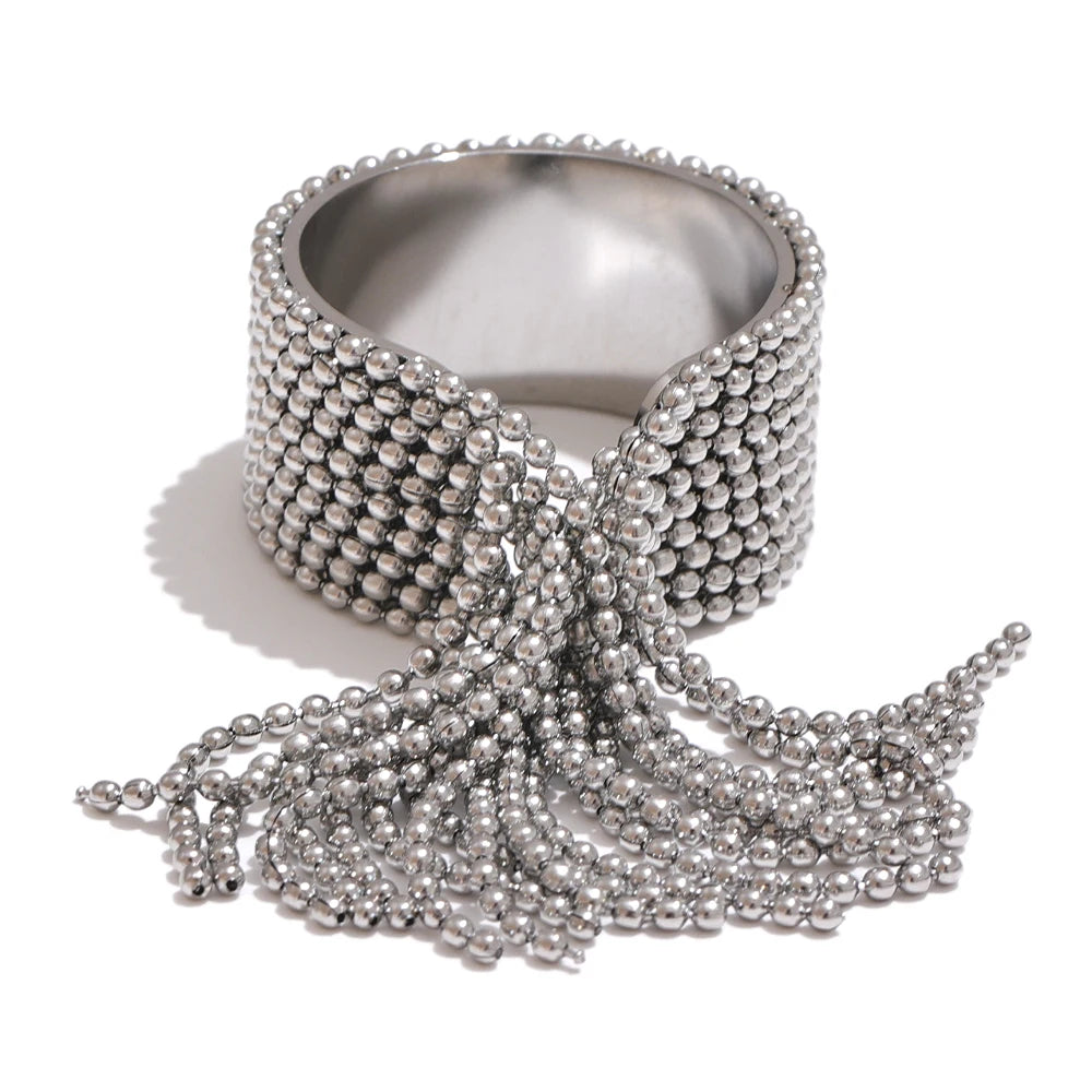 Yasna ring detail view showing polished finish