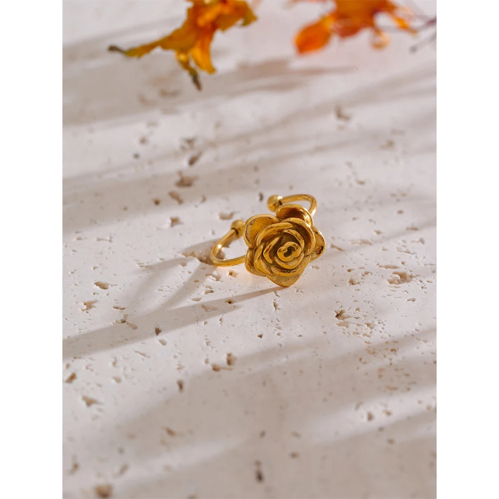 Rosa ring displayed on a neutral background