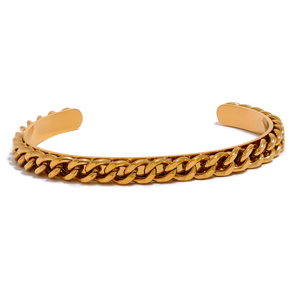 Roxana bracelet styled as timeless everyday jewelry