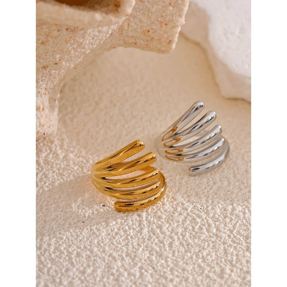 Nova ring side view showing smooth silhouette