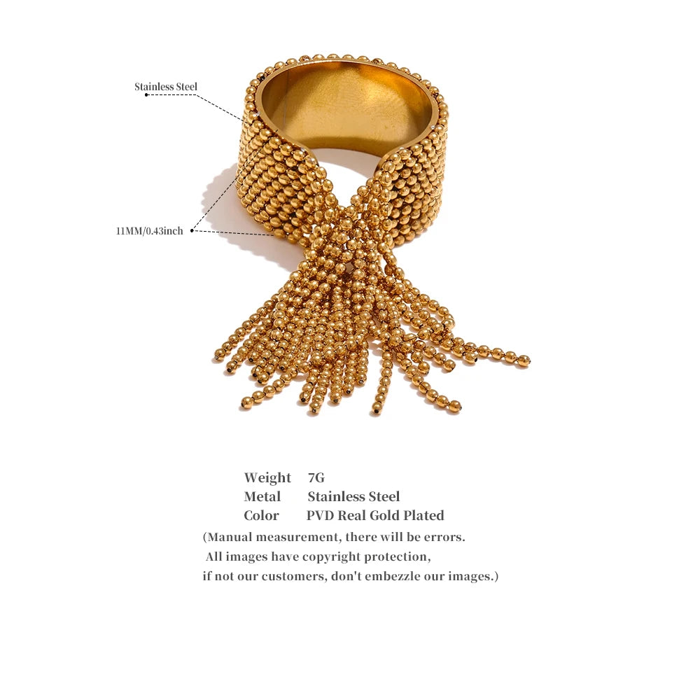 Yasna ring displayed on a neutral background