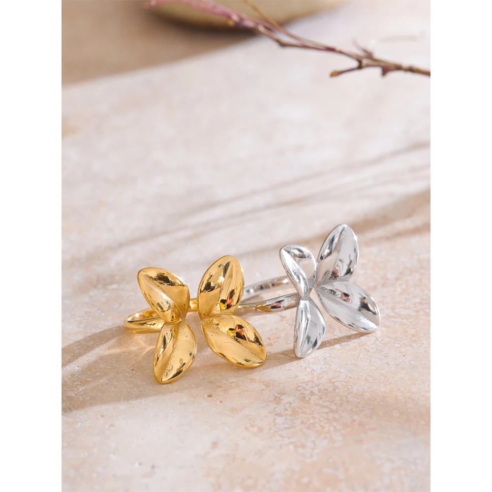 Silver stainless steel adjustable ring with flower detail