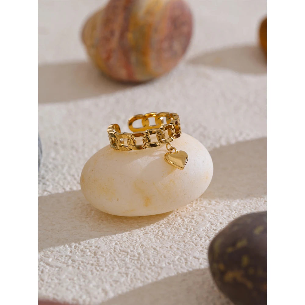 Amira ring side view showing delicate open band