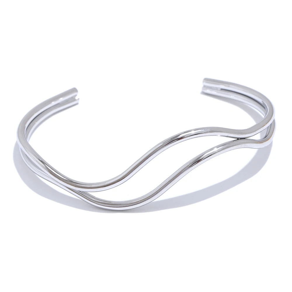 Viana bracelet alternative angle showing open cuff