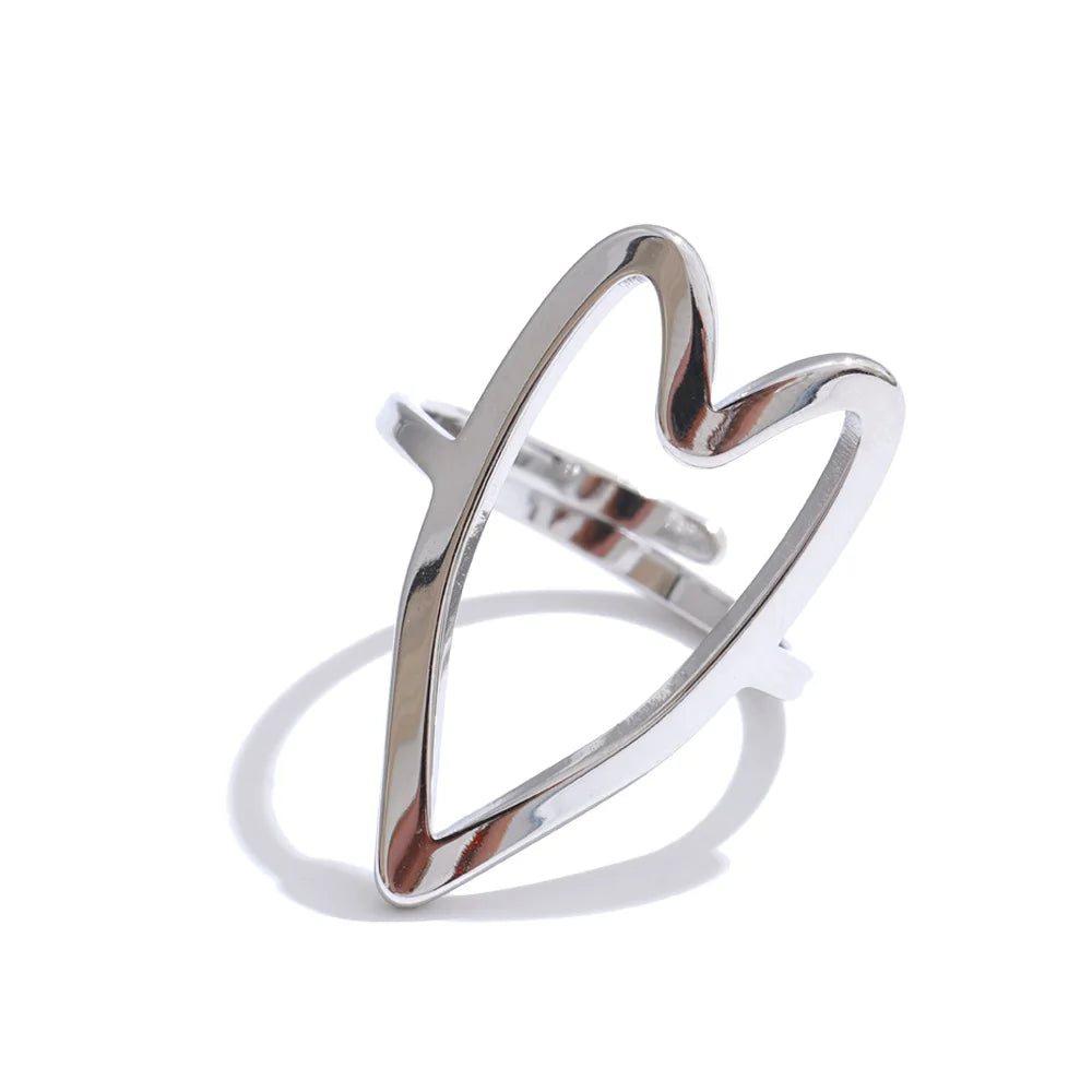 Delaram ring alternative angle showing polished finish