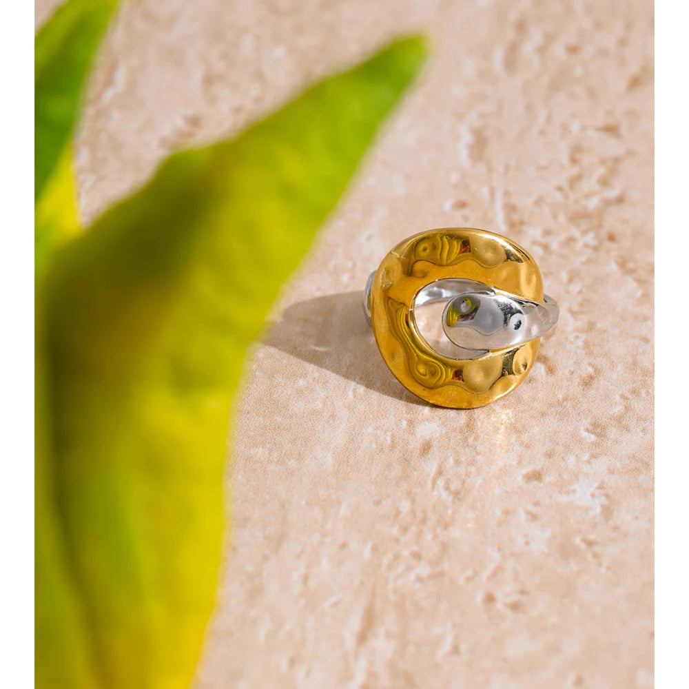 Mira ring side view showing clean modern silhouette