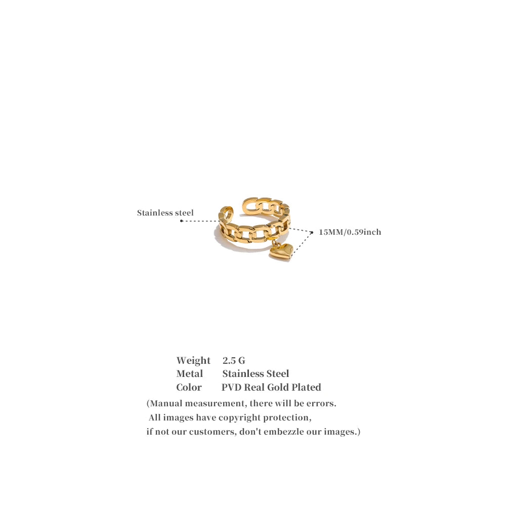 Amira ring displayed on a neutral background