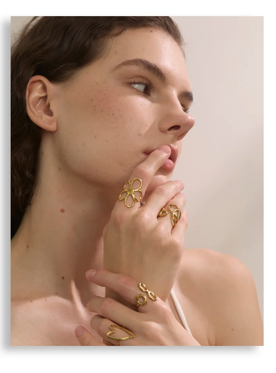 Setareh ring close-up showing flower motif